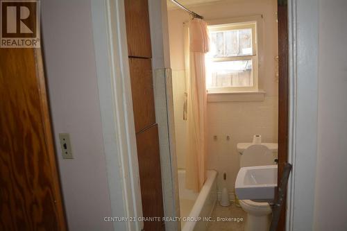 46 Young Street, Hastings Highlands, ON - Indoor Photo Showing Bathroom