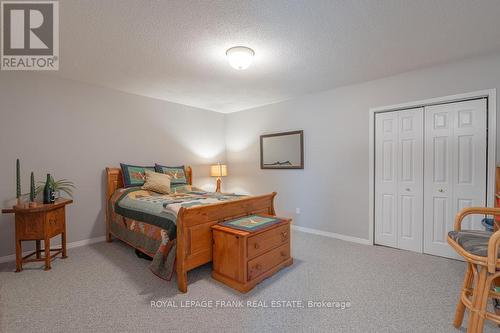 36 Southshore Road, Kawartha Lakes, ON - Indoor Photo Showing Bedroom