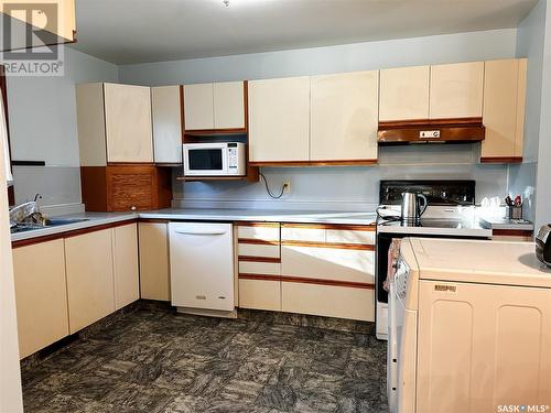 2126 101St Crescent, North Battleford, SK - Indoor Photo Showing Kitchen