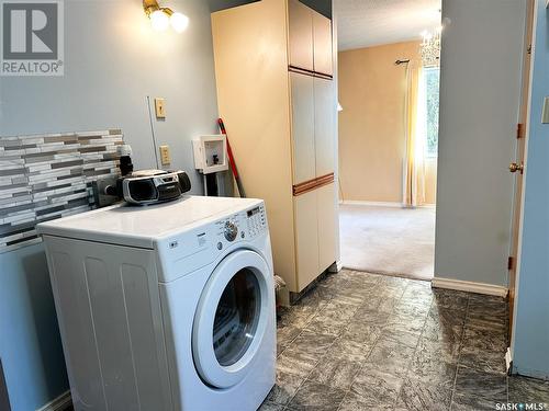 2126 101St Crescent, North Battleford, SK - Indoor Photo Showing Laundry Room