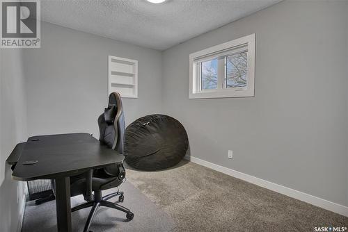 566 Klassen Crescent, Martensville, SK - Indoor Photo Showing Office