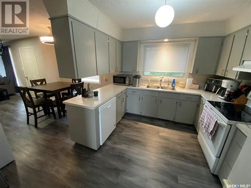 215 Sixth Avenue N, Yorkton, SK - Indoor Photo Showing Kitchen