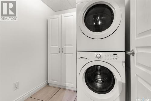 410 5303 Universal Crescent, Regina, SK - Indoor Photo Showing Laundry Room