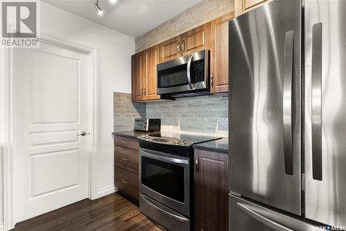 410 5303 Universal Crescent, Regina, SK - Indoor Photo Showing Kitchen