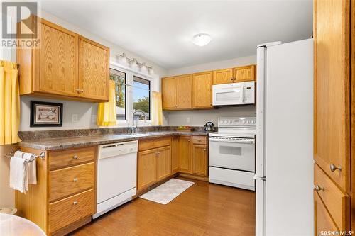 6 Millar Crescent, Regina, SK - Indoor Photo Showing Kitchen