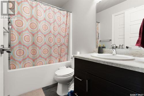 5540 Prefontaine Avenue, Regina, SK - Indoor Photo Showing Bathroom