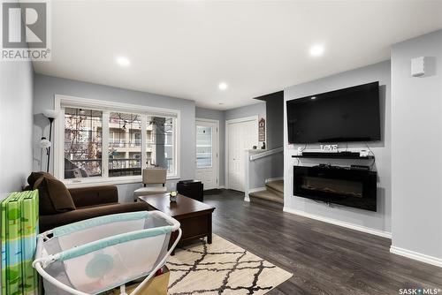 5540 Prefontaine Avenue, Regina, SK - Indoor Photo Showing Living Room