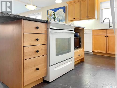 201 395 River Street E, Prince Albert, SK - Indoor Photo Showing Kitchen