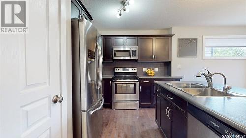 3341 Green Moss Lane, Regina, SK - Indoor Photo Showing Kitchen With Double Sink With Upgraded Kitchen