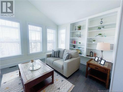 75 Albion Street, Moncton, NB - Indoor Photo Showing Living Room