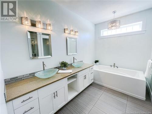 75 Albion Street, Moncton, NB - Indoor Photo Showing Bathroom