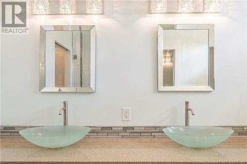 75 Albion Street, Moncton, NB - Indoor Photo Showing Bathroom