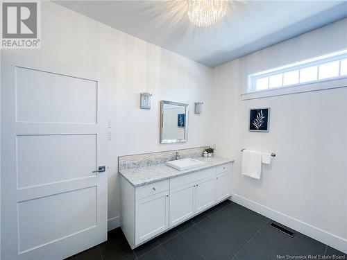 75 Albion Street, Moncton, NB - Indoor Photo Showing Bathroom