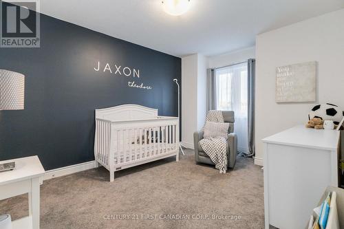 484 Tansbury Street, London, ON - Indoor Photo Showing Bedroom