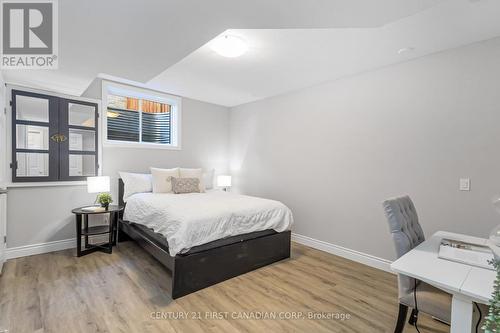 484 Tansbury Street, London, ON - Indoor Photo Showing Bedroom