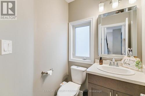 484 Tansbury Street, London, ON - Indoor Photo Showing Bathroom