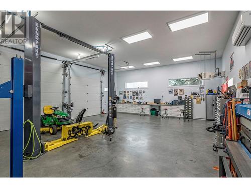 9474 Buchanan Road, Coldstream, BC - Indoor Photo Showing Garage