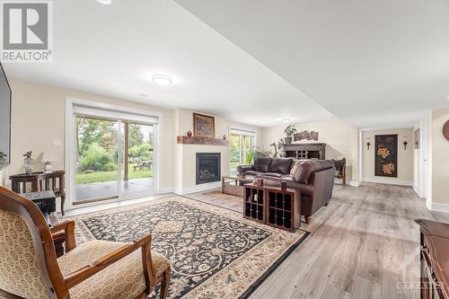 853 Heritage Drive, Merrickville, ON - Indoor Photo Showing Living Room With Fireplace