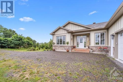 853 Heritage Drive, Merrickville, ON - Outdoor With Facade