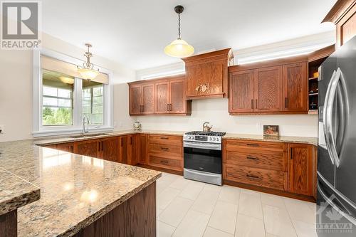 853 Heritage Drive, Merrickville, ON - Indoor Photo Showing Kitchen