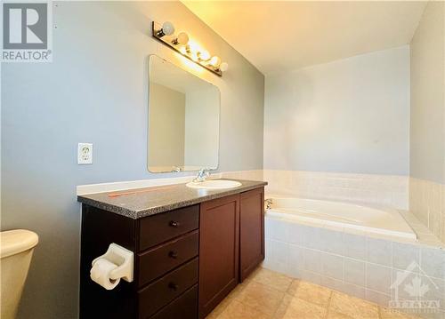 13 Fairpark Drive, Ottawa, ON - Indoor Photo Showing Bathroom