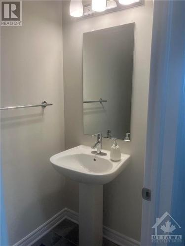 182 Jarnidiere Street, Stittsville, ON - Indoor Photo Showing Bathroom