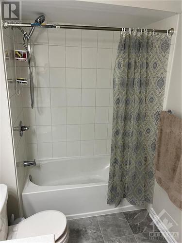 182 Jarnidiere Street, Stittsville, ON - Indoor Photo Showing Bathroom