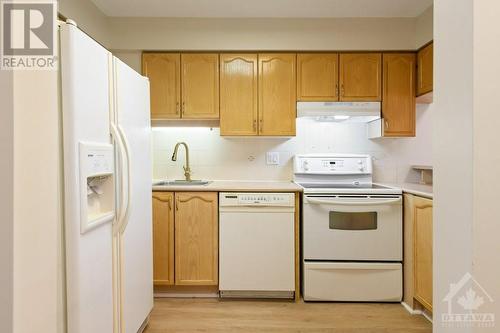 422 Briston Private, Ottawa, ON - Indoor Photo Showing Kitchen