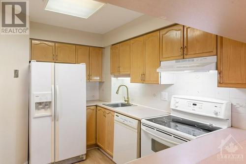 422 Briston Private, Ottawa, ON - Indoor Photo Showing Kitchen