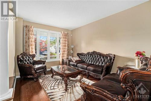 100 Monterossa Street, Ottawa, ON - Indoor Photo Showing Living Room