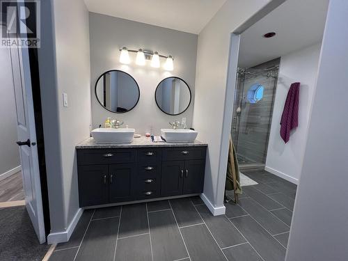 7608 Old Alaska Highway, Fort Nelson, BC - Indoor Photo Showing Bathroom