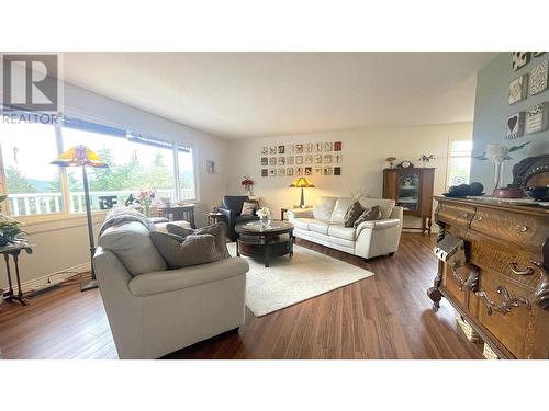 421 E 4Th Avenue, Prince Rupert, BC - Indoor Photo Showing Living Room