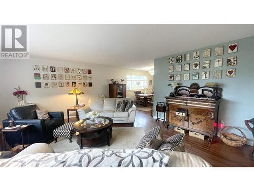 421 E 4Th Avenue, Prince Rupert, BC - Indoor Photo Showing Living Room