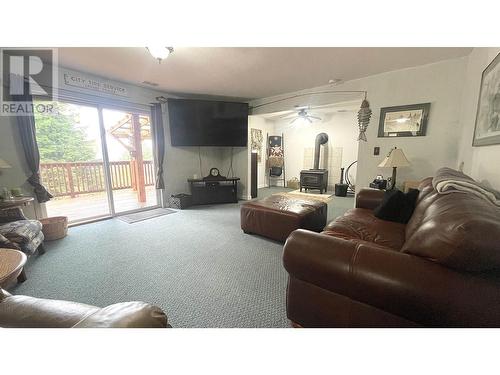 421 E 4Th Avenue, Prince Rupert, BC - Indoor Photo Showing Living Room