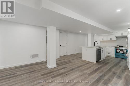 298 South Kingsway S, Toronto, ON - Indoor Photo Showing Kitchen