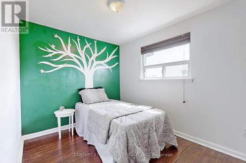 40 Radwinter Drive, Toronto, ON - Indoor Photo Showing Bedroom