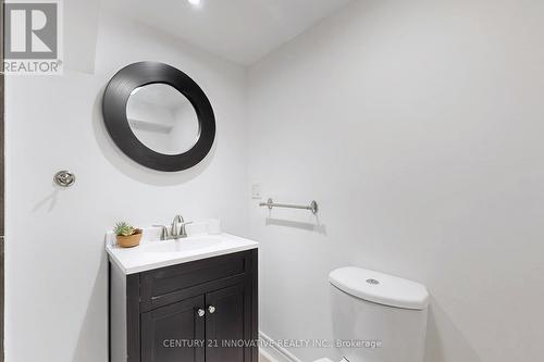 40 Radwinter Drive, Toronto, ON - Indoor Photo Showing Bathroom