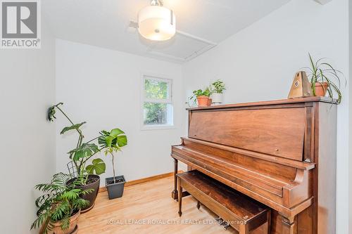 106/108 Kathleen Street, Guelph, ON - Indoor Photo Showing Other Room