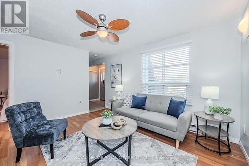 106/108 Kathleen Street, Guelph, ON - Indoor Photo Showing Living Room