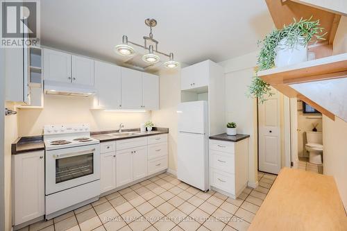 106/108 Kathleen Street, Guelph, ON - Indoor Photo Showing Kitchen