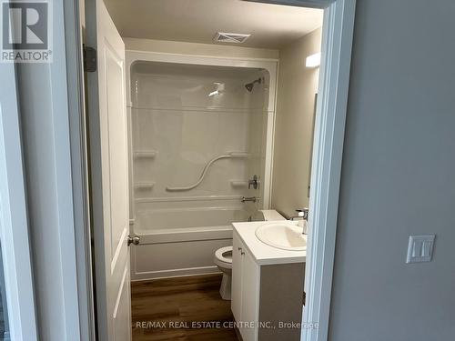 214 - 50 Herrick Avenue, St. Catharines, ON - Indoor Photo Showing Bathroom