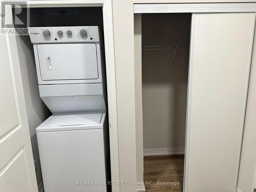 214 - 50 Herrick Avenue, St. Catharines, ON - Indoor Photo Showing Laundry Room