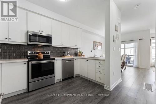 84 - 61 Soho Street, Hamilton, ON - Indoor Photo Showing Kitchen With Stainless Steel Kitchen