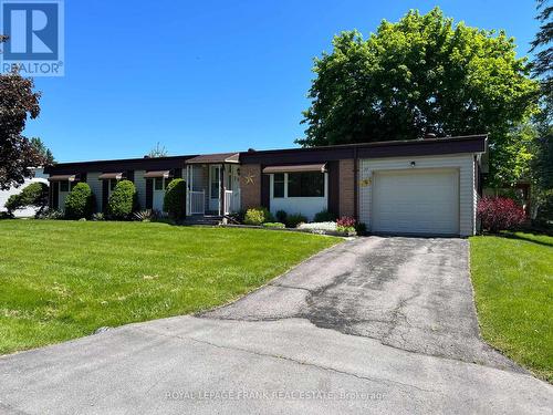 29 Circle Drive, Kawartha Lakes (Lindsay), ON - Outdoor With Facade