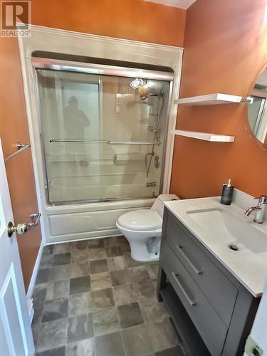 33 Guzzwell Drive, St. John'S, NL - Indoor Photo Showing Bathroom