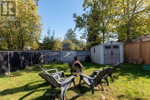 182 East Street, London, ON - Outdoor With Backyard