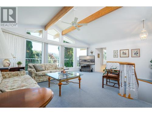 1495 Victoria Avenue, Rossland, BC - Indoor Photo Showing Living Room