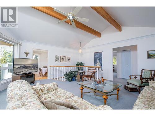 1495 Victoria Avenue, Rossland, BC - Indoor Photo Showing Living Room