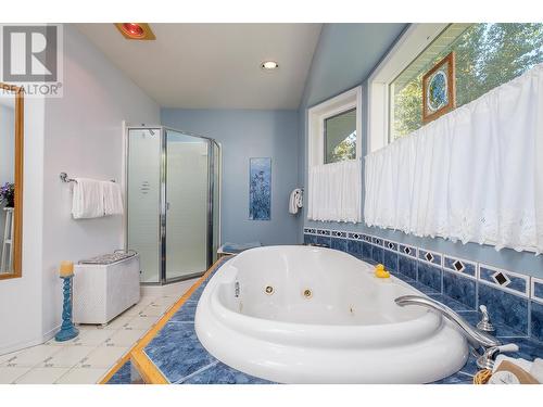 1495 Victoria Avenue, Rossland, BC - Indoor Photo Showing Bathroom