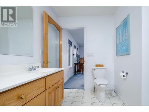 1495 Victoria Avenue, Rossland, BC - Indoor Photo Showing Bathroom